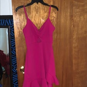 Fashion Nova Keyhole Cut Front w/ruffles on bottom